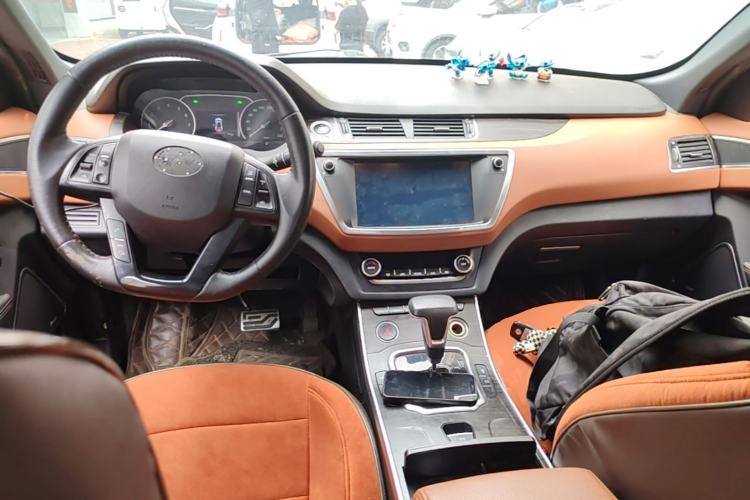Used Land X7 2018 Geely Xingyue 1.5T Panoramic Supreme Model Center Console