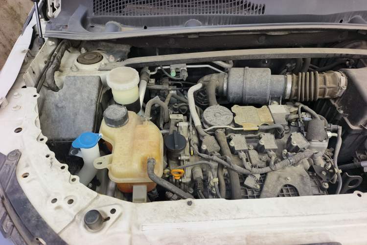 Used Land X7 2018 Geely Jingyue 1.5T Panoramic Luxury Model Engine Bay Right