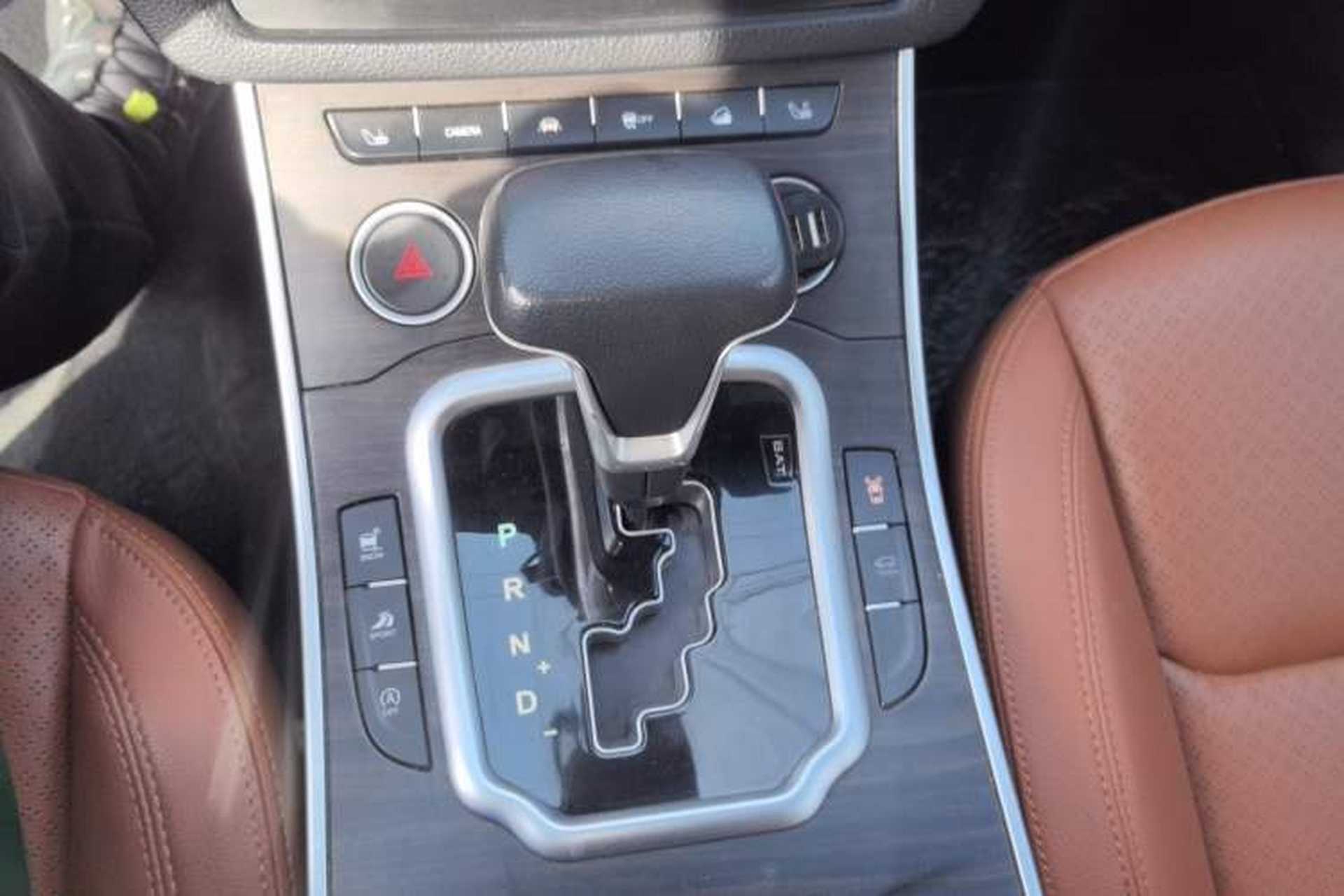Used Land X7 2018 Geely Jingyue 1.5T Panoramic Luxury Model Gear Lever