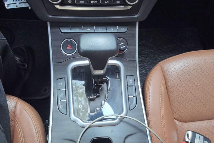 Used Land X7 2018 Geely Jingyue 1.5T Panoramic Luxury Model Gear Lever