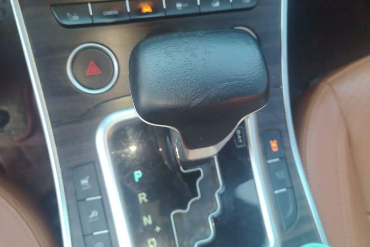 Used Land X7 2018 Jingyue 1.5T Panoramic Luxury Model Gear Lever