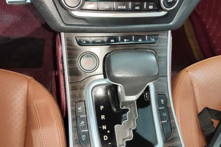 Used Land X7 2018 Geely Jingyue 1.5T Panoramic Luxury Model Gear Lever