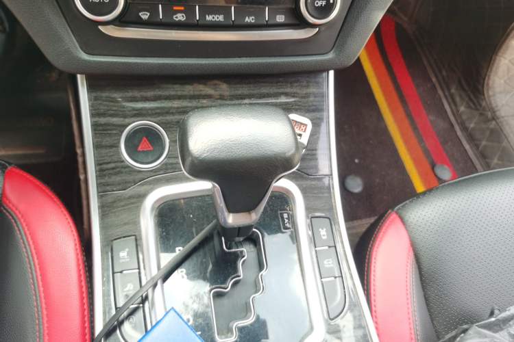 Used Land X7 2018 Jingyue 1.5T Panoramic Luxury Model Gear Lever