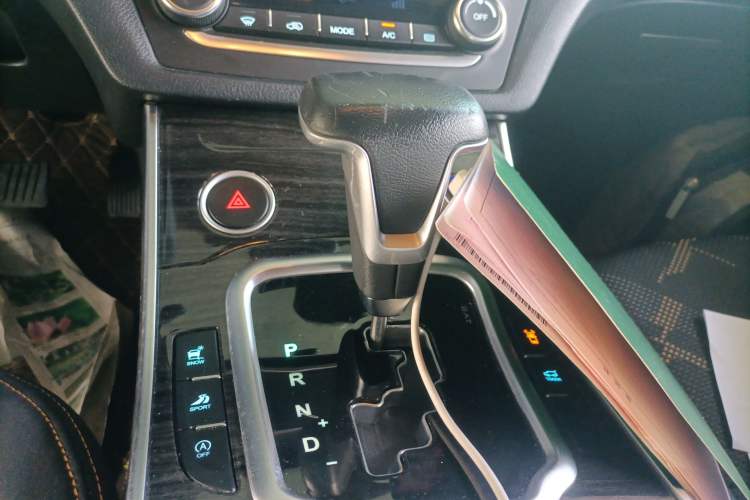 Used Land X7 2018 Jingyue 1.5T Panoramic Luxury Model Gear Lever