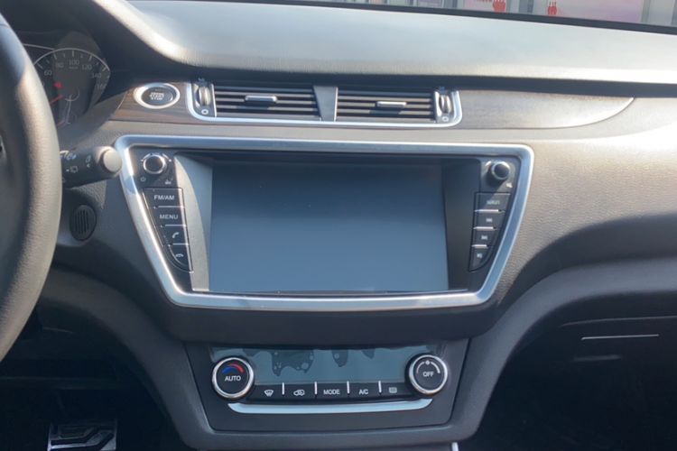 Used Land X7 2018 Geely Jingyue 1.5T Panoramic Luxury Model Interior 4