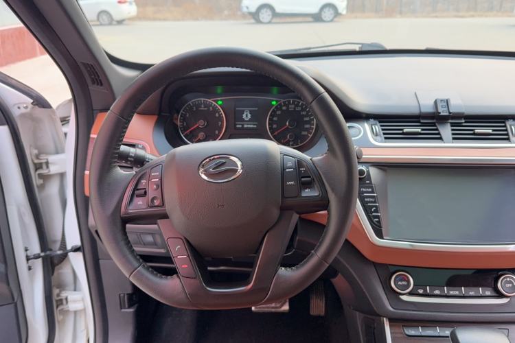 Used Land X7 2018 Geely Jingyue 1.5T Panoramic Luxury Model Interior 4