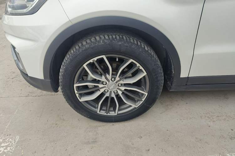 Used Land X7 2018 Geely Jingyue 1.5T Panoramic Luxury Model Left Front Wheel Hub