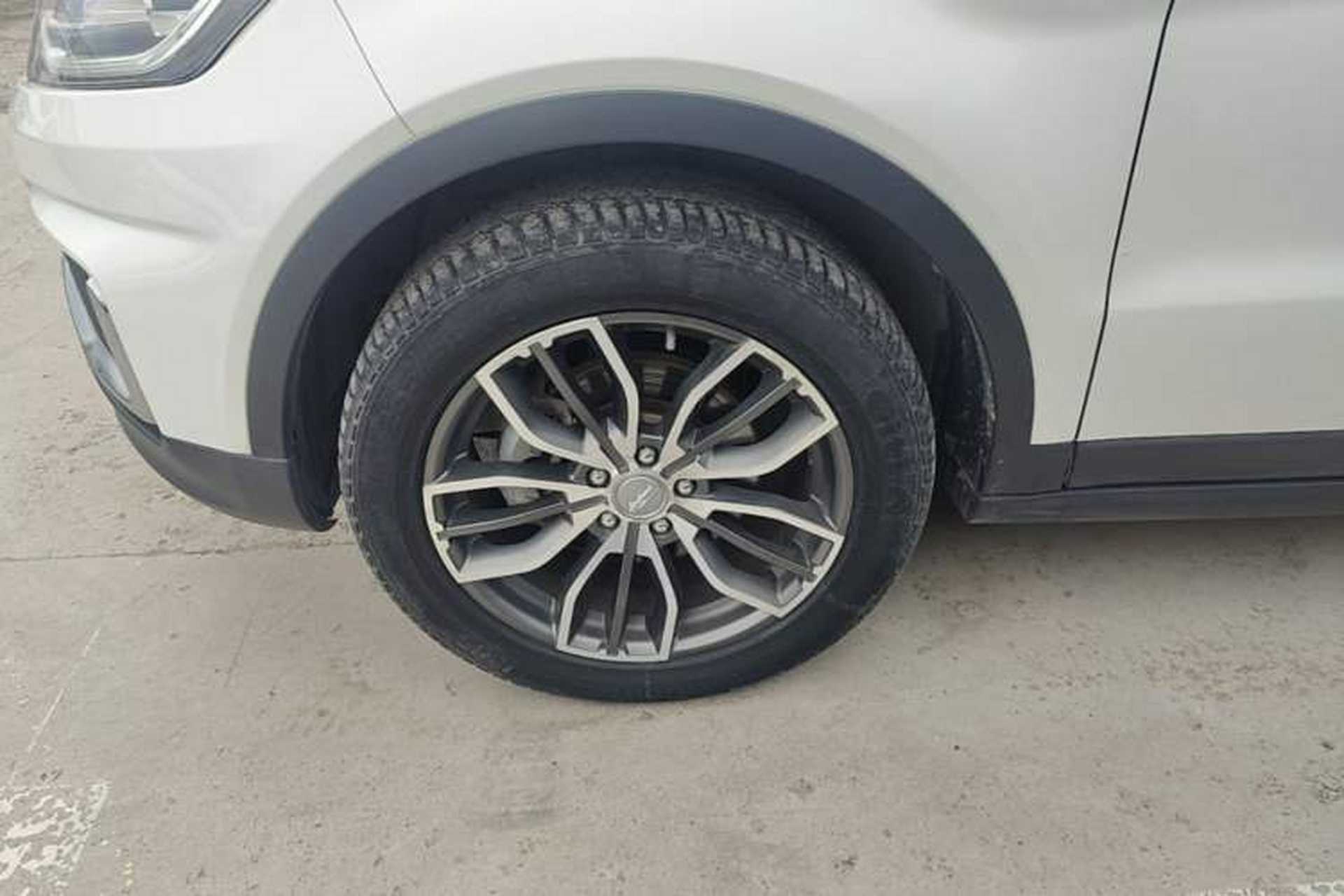 Used Land X7 2018 Geely Jingyue 1.5T Panoramic Luxury Model Left Front Wheel Hub