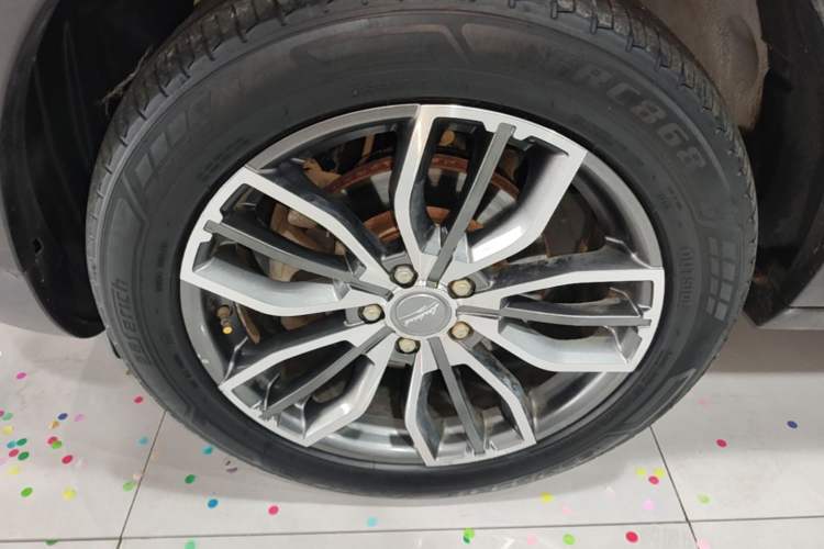 Used Land X7 2018 Geely Jingyue 1.5T Panoramic Luxury Model Left Front Wheel Hub