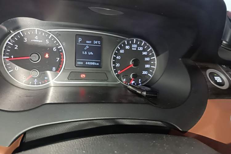 Used Land X7 2018 Geely Jingyue 1.5T Panoramic Luxury Model Odometer Close Up