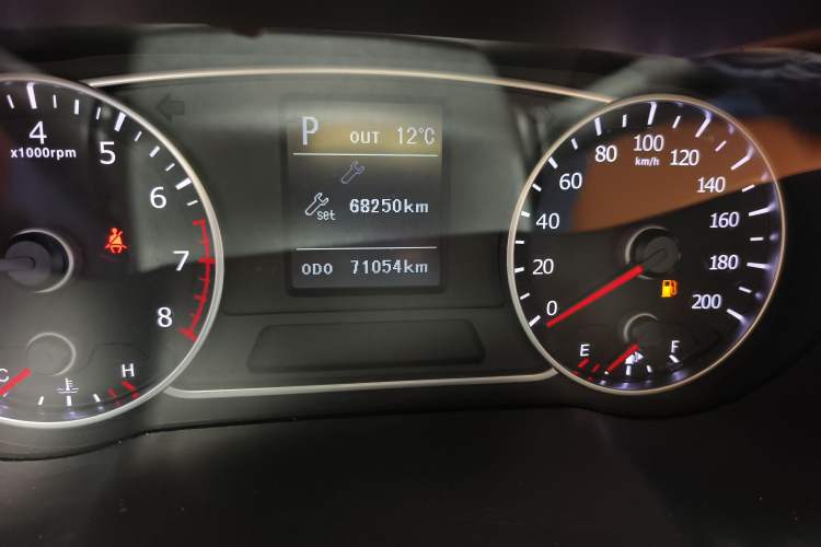 Used Land X7 2018 Geely Jingyue 1.5T Panoramic Luxury Model Odometer Close Up