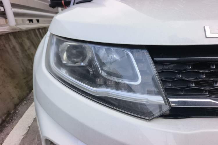 Used Land X7 2018 Geely Jingyue 1.5T Panoramic Luxury Model Right Front Headlight
