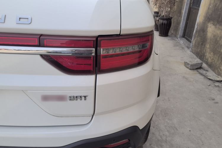 Used Land X7 2018 Geely Jingyue 1.5T Panoramic Luxury Model Right Rear Taillight