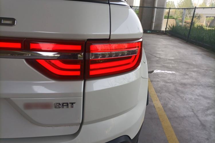 Used Land X7 2018 Jingyue 1.5T Panoramic Luxury Model Right Rear Taillight