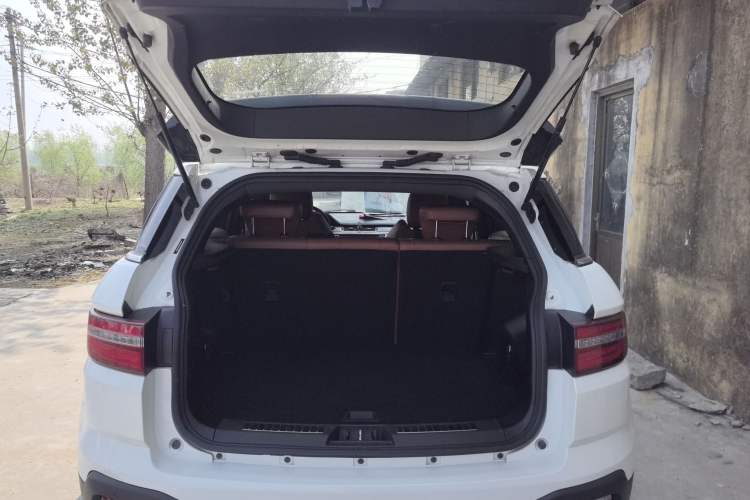 Used Land X7 2018 Geely Jingyue 1.5T Panoramic Luxury Model Trunk