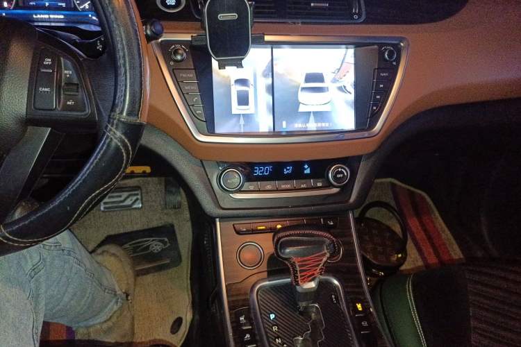 Used Land X7 2018 Geely Xingyue 1.5T Panoramic Supreme Model Audio And AC Panel