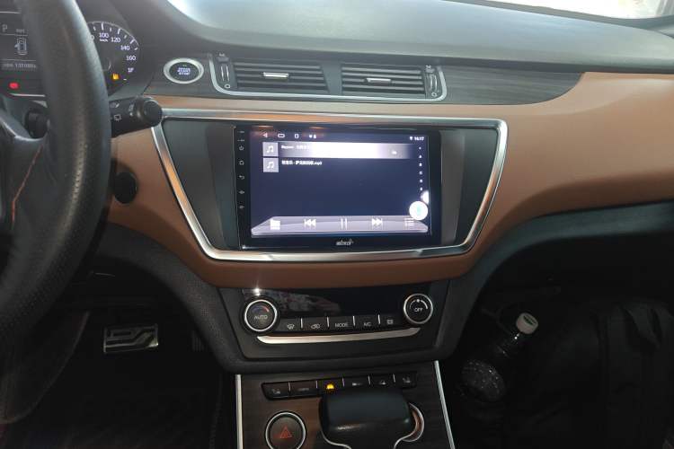 Used Land X7 2018 Geely Jingyue 1.5T Panoramic Luxury Model Audio And AC Panel
