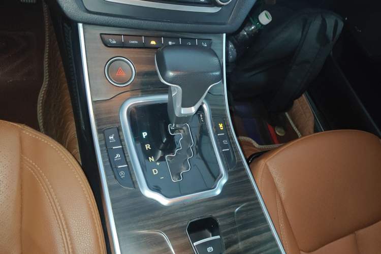 Used Land X7 2018 Geely Jingyue 1.5T Panoramic Luxury Model Gear Lever