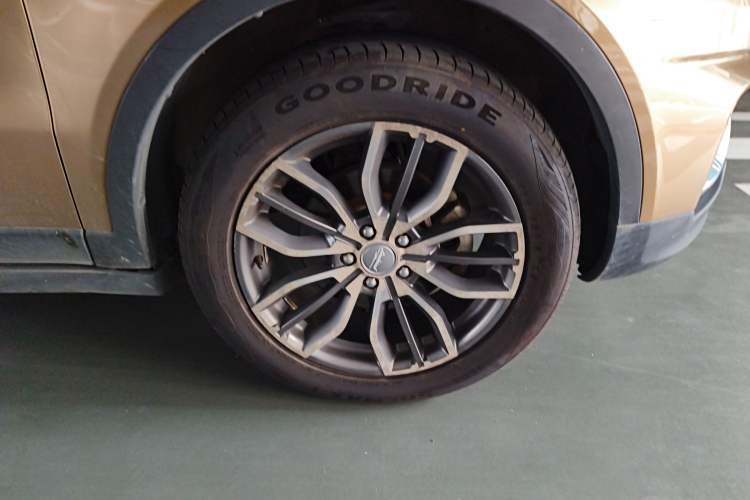 Used Land X7 2018 Geely Jingyue 1.5T Panoramic Luxury Model Right Front Wheel Hub
