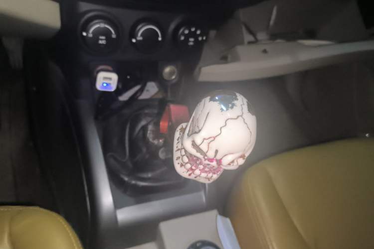 Used Land X8 2009 2.4L Gasoline 4x4 Luxury Edition Gear Lever