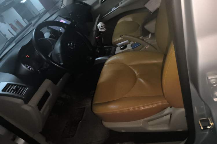 Used Land X8 2009 2.4L Gasoline 4x4 Luxury Edition Left Front Seat