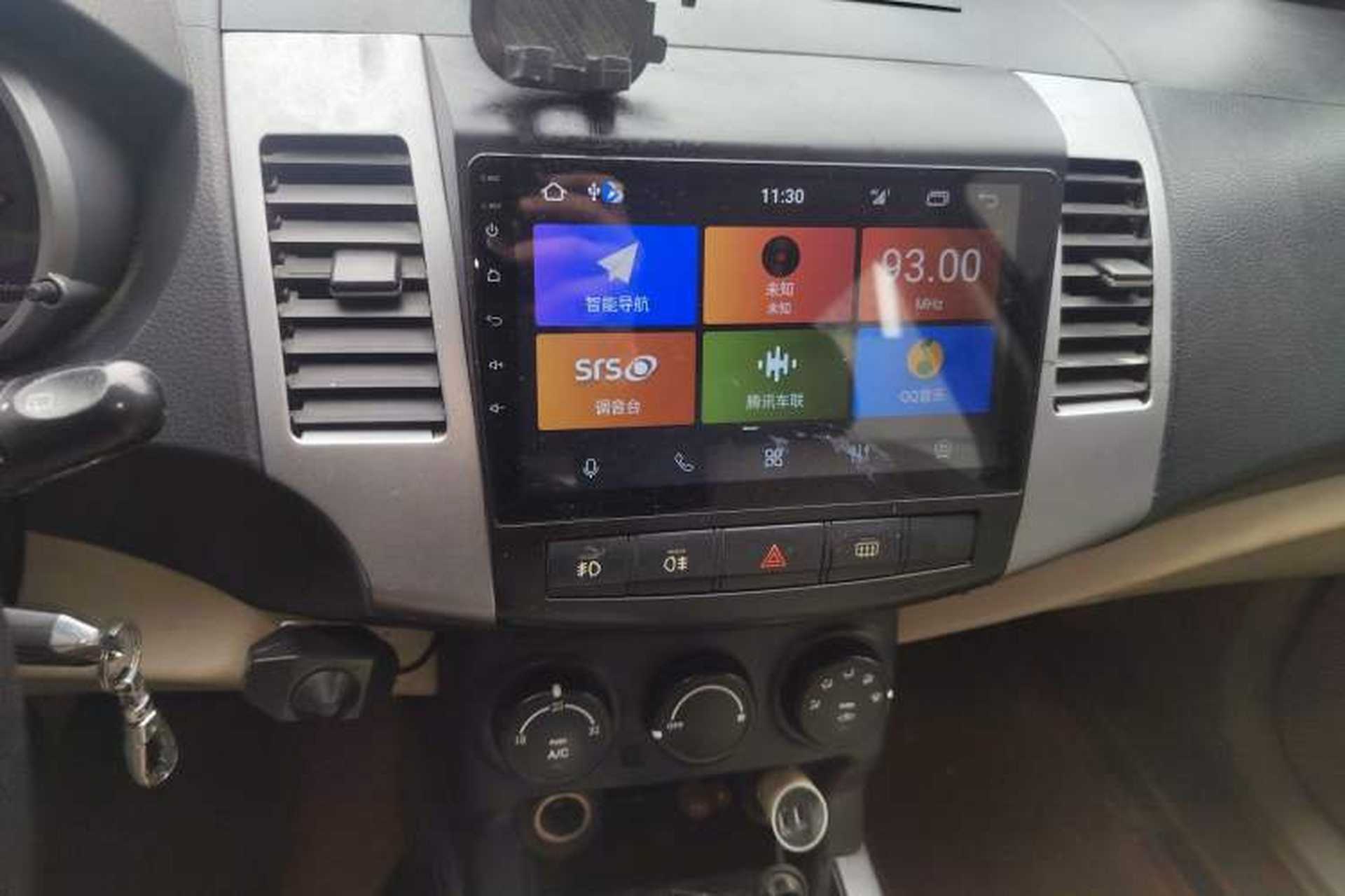 Used Land X8 2009 2.5T Diesel 4x2 Ultra-Luxury Version Audio And AC Panel