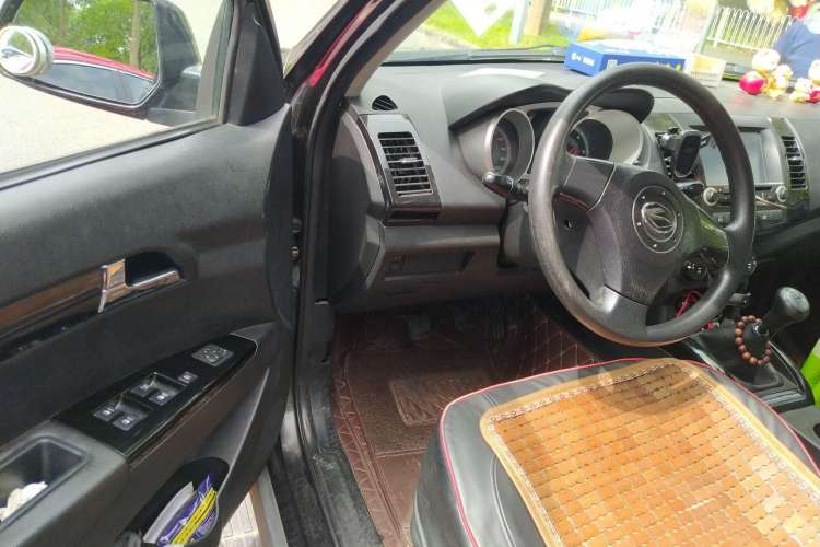 Used Land X8 2012 Explorer Edition 2.5T Diesel 4x2 Luxury Model China IV Standard Driver Seat