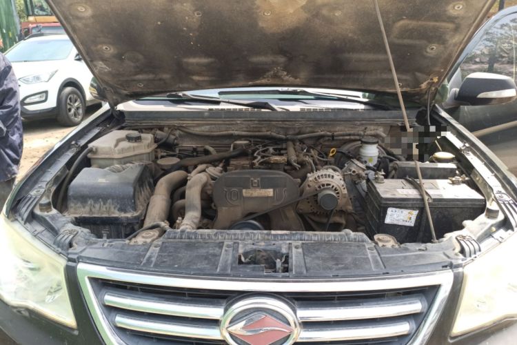 Used Land X8 2012 Explorer Edition 2.0T Diesel 4x2 Luxury Model Engine Bay