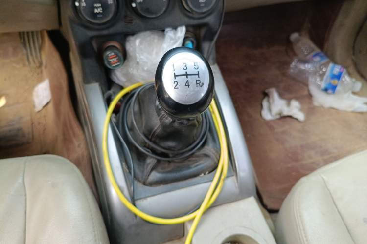 Used Land X8 2012 Explorer Edition 2.0T Diesel 4x2 Luxury Model Gear Lever