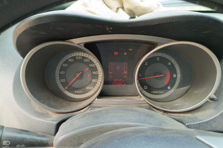 Used Land X8 2012 Explorer Edition 2.0T Diesel 4x2 Luxury Model Instrument Cluster
