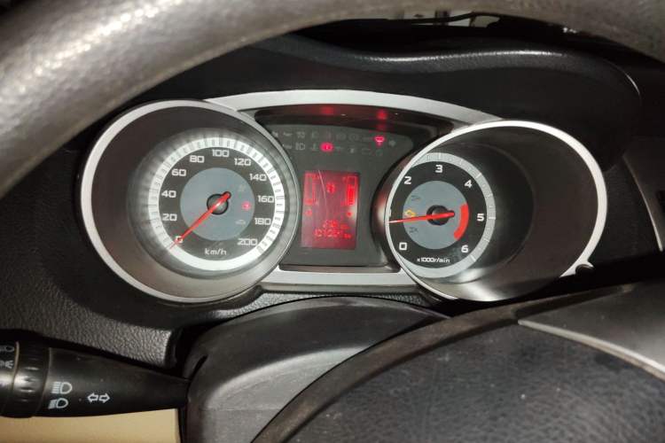 Used Land X8 2012 Explorer Edition 2.0T Diesel 4x2 Luxury Model Instrument Cluster