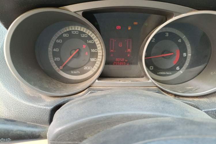 Used Land X8 2012 Explorer Edition 2.0T Diesel 4x2 Luxury Model Odometer Close Up