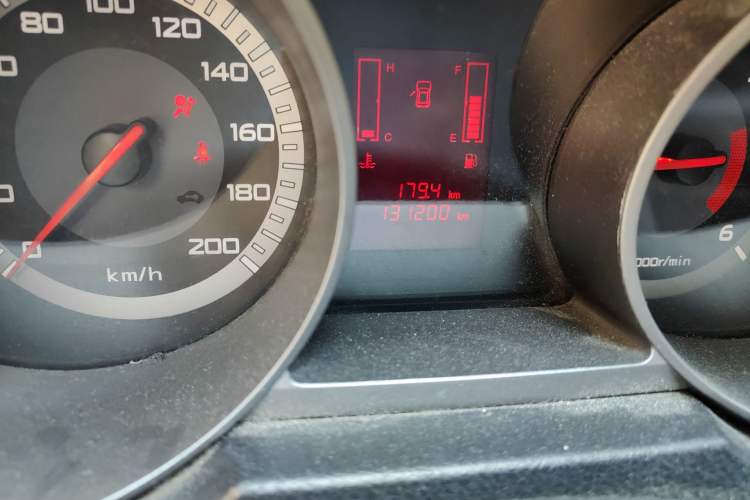 Used Land X8 2012 Explorer Edition 2.0T Diesel 4x2 Luxury Model Odometer Close Up