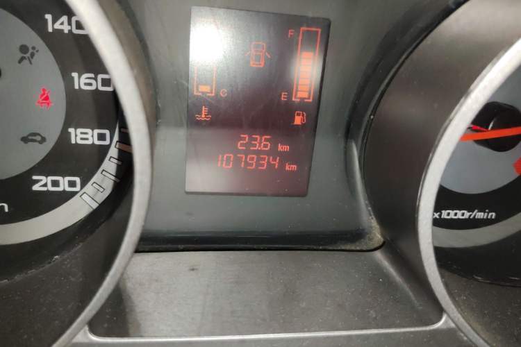 Used Land X8 2012 Explorer Edition 2.0T Diesel 4x2 Luxury Model Odometer Close Up