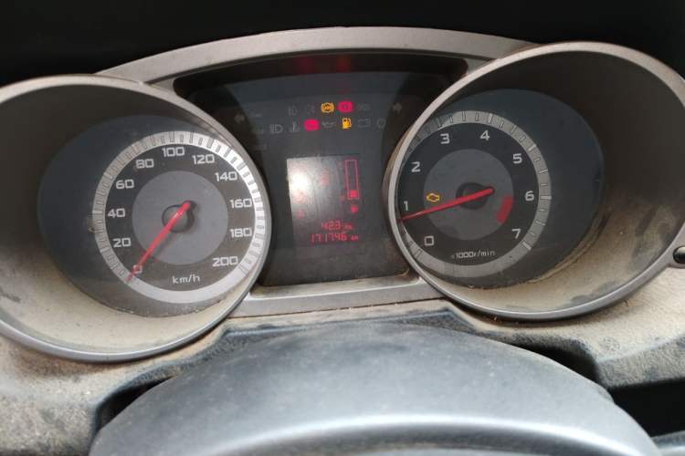 Used Land X8 2012 Explore Edition 2.0L Urban Pioneer Version Odometer Close Up