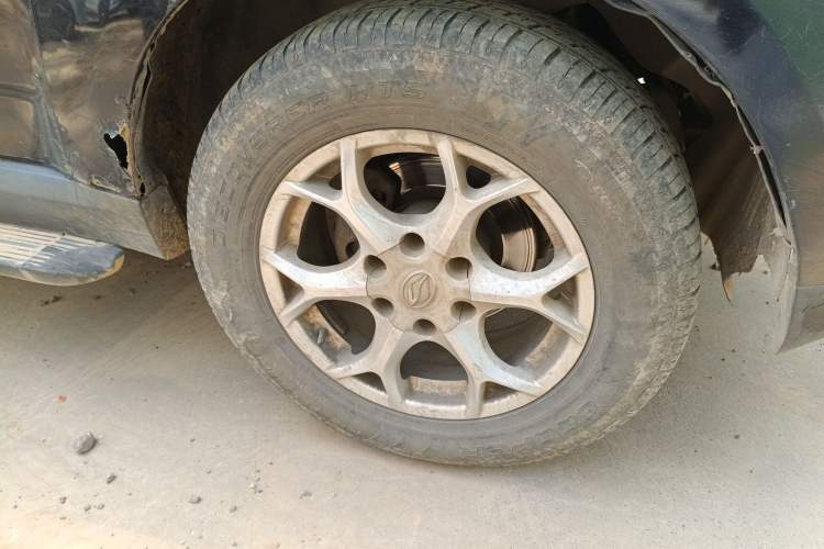 Used Land X8 2012 Explorer Edition 2.0T Diesel 4x2 Luxury Model Right Front Wheel Hub
