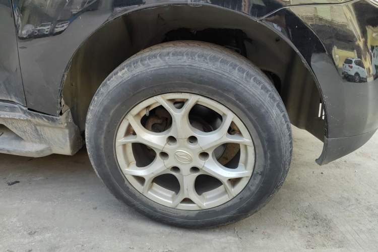 Used Land X8 2012 Explorer Edition 2.0T Diesel 4x2 Luxury Model Right Front Wheel Hub