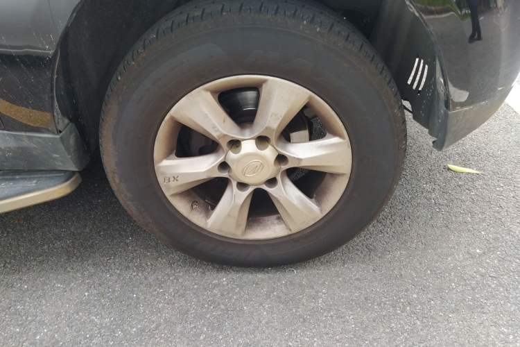 Used Land X8 2012 Explorer Edition 2.5T Diesel 4x2 Luxury Model China IV Standard Right Front Wheel Hub