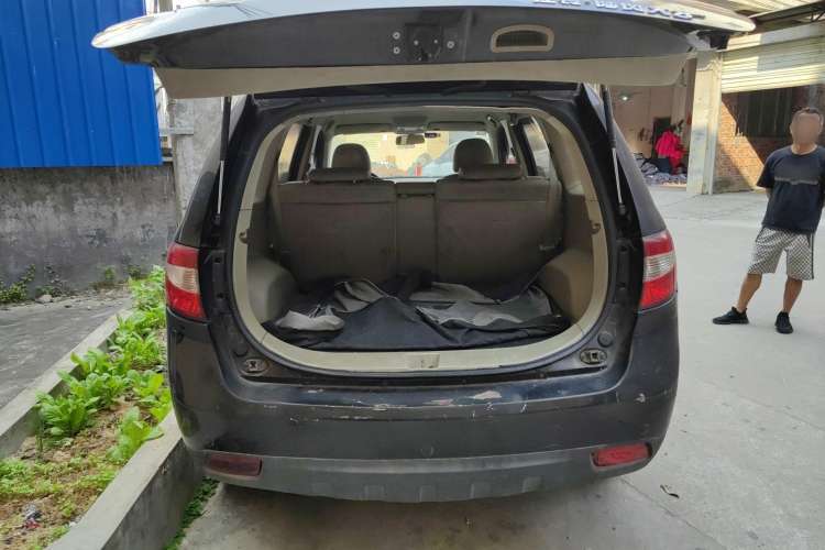 Used Land X8 2012 Explorer Edition 2.0T Diesel 4x2 Luxury Model Trunk