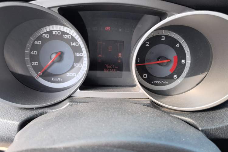 Used Land X8 2012 Explorer Edition 2.0T Diesel 4x2 Luxury Model Odometer Close Up