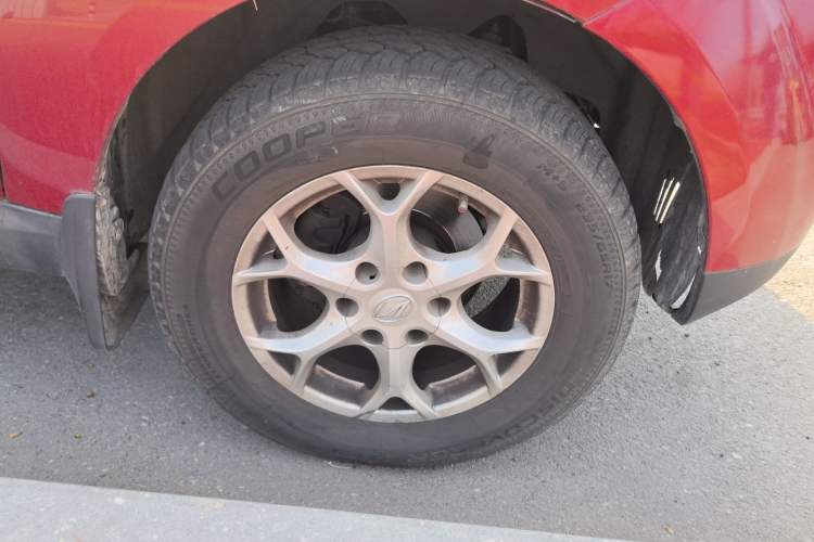 Used Land X8 2012 Explorer Edition 2.0T Diesel 4x2 Luxury Model Right Front Wheel Hub
