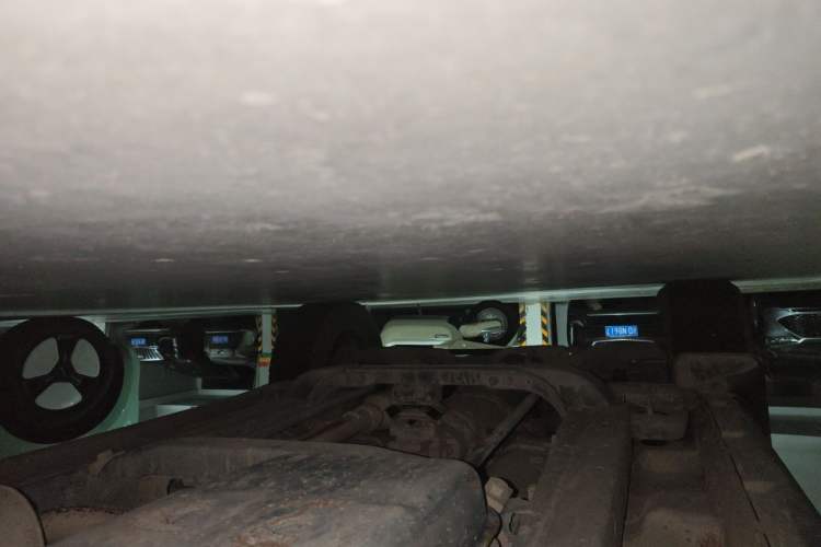 Used Land X8 2012 Explorer Edition 2.0T Diesel 4x2 Luxury Model Chassis Rear Left
