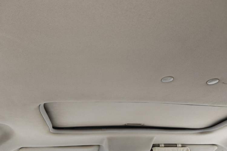 Used Land X8 2012 Explorer Edition 2.5T Diesel 4x2 Ultra-Luxury Model Headliner