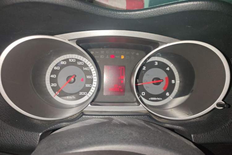 Used Land X8 2012 Explorer Edition 2.0T Diesel 4x2 Luxury Model Instrument Cluster