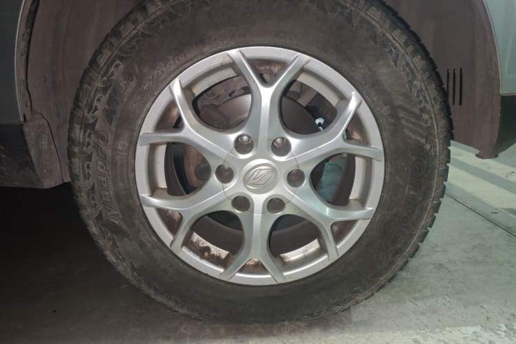 Used Land X8 2012 Explorer Edition 2.0T Diesel 4x2 Luxury Model Right Front Wheel Hub