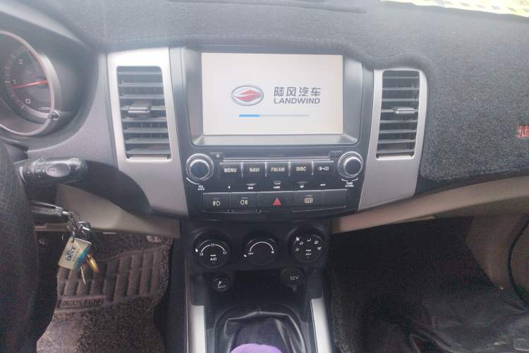 Used Land X8 2012 Explorer Edition 2.0T Diesel 4x4 Ultra-Luxury Model Audio And AC Panel