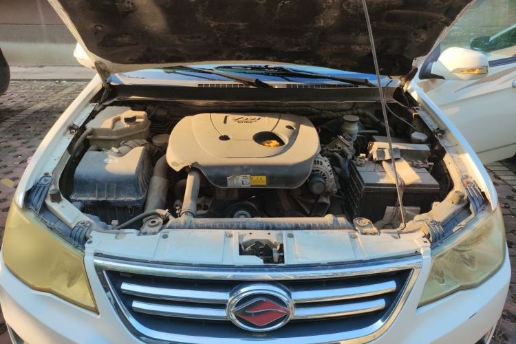 Used Land X8 2012 Explorer Edition 2.0T Diesel 4x4 Luxury Model Engine Bay
