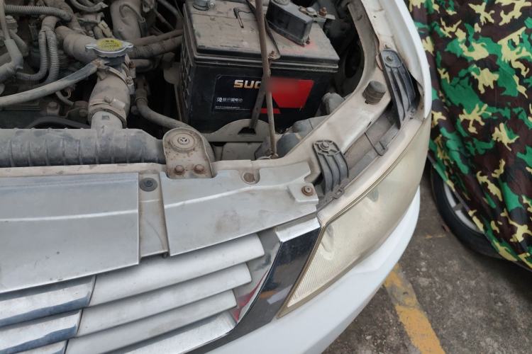 Used Land X8 2012 Explore Edition 2.0L Urban Pioneer Version Engine Bay Left