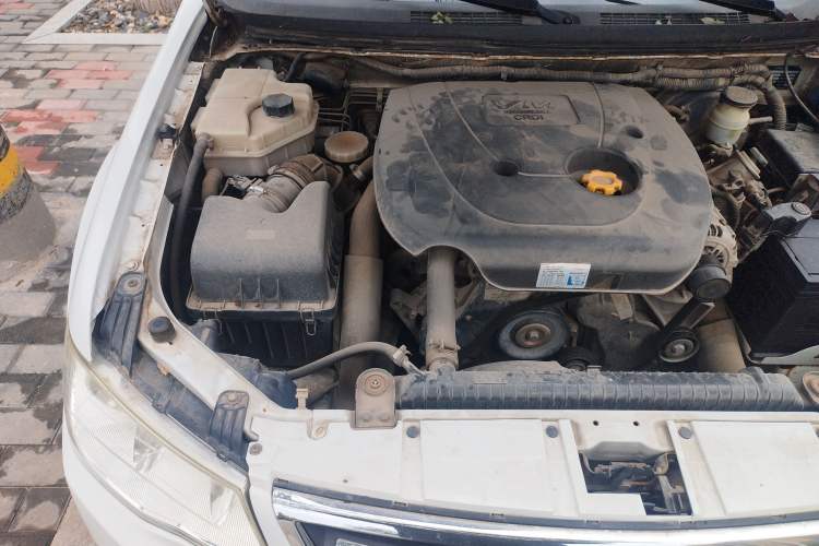 Used Land X8 2012 Explorer Edition 2.0T Diesel 4x4 Ultra-Luxury Model Engine Bay Right