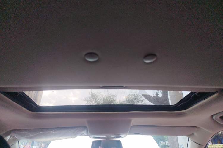 Used Land X8 2012 Explorer Edition 2.0T Diesel 4x4 Ultra-Luxury Model Headliner